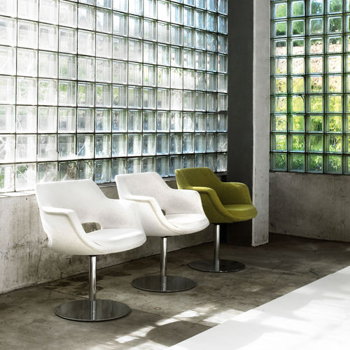 Chaise visiteur contemporaine - KILTA - Martela - d'intérieur / en cuir / avec piètement en métal