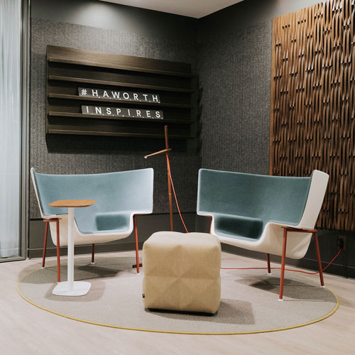 Pouf contemporain - BUZZICUBE - Haworth Europe - en mousse / carré / tapissé