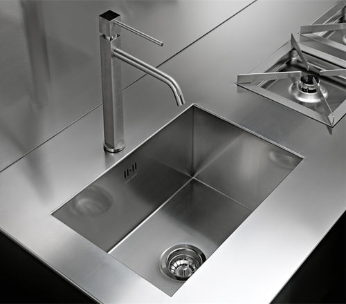 Plan de travail en acier - HOLES - STEEL TIME SRL - de cuisine