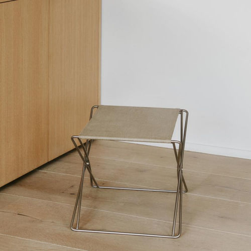 Tabouret contemporain - JG  - Fredericia Furniture - en cuir / en toile / avec piètement en acier