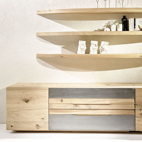 Buffet contemporain - V-ORGANO - Voglauer Möbelwerk Gschwandtner & Zwilling GmbH & Co. KG - en chêne / en fer
