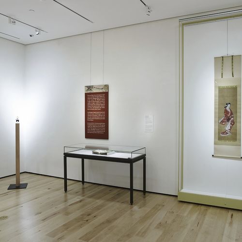 Vitrine table contemporaine - T100 - Glasbau Hahn GmbH  - en îlot / en métal / en verre