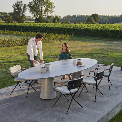 Table à manger contemporaine - CONIX - Royal Botania - en teck / en céramique / en béton