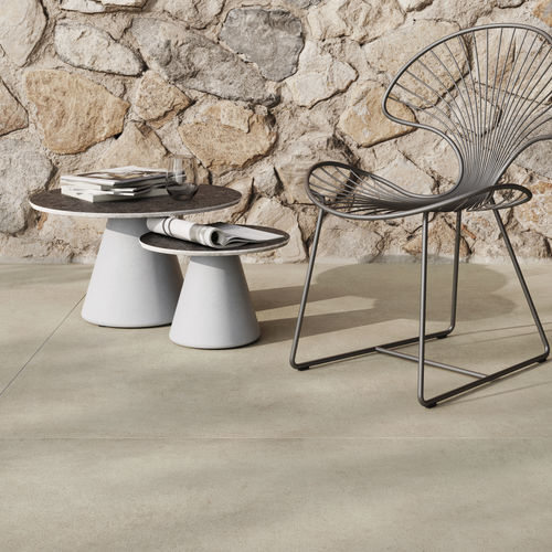 Table d'appoint contemporaine - CONIX - Royal Botania - en teck / en céramique / en pierre de lave