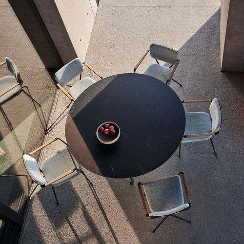 Table à manger contemporaine - EXES - Royal Botania - en teck / en céramique / avec piètement en aluminium