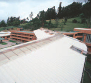 Panneau sandwich pour toiture - HIPERTEC® ROOF SOUND - Metecno Bausysteme GmbH  - face métallique / âme en laine de roche