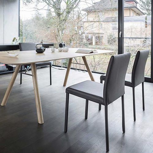 Chaise de salle à manger classique - KUBA - girsberger - d'intérieur / en cuir / résidentielle