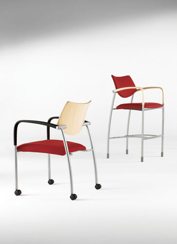 Chaise visiteur contemporaine - MOLTI - Gunlocke - en tissu / en bois / tapissée
