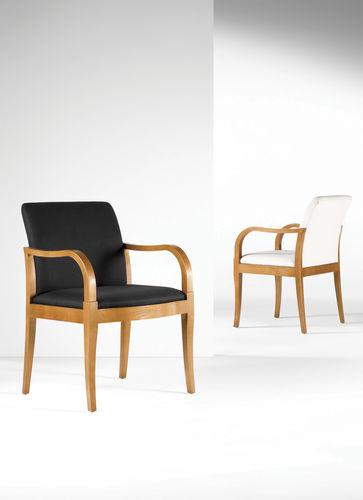 Chaise visiteur contemporaine - SCARLET - Gunlocke - en tissu / avec piètement en bois / tapissée