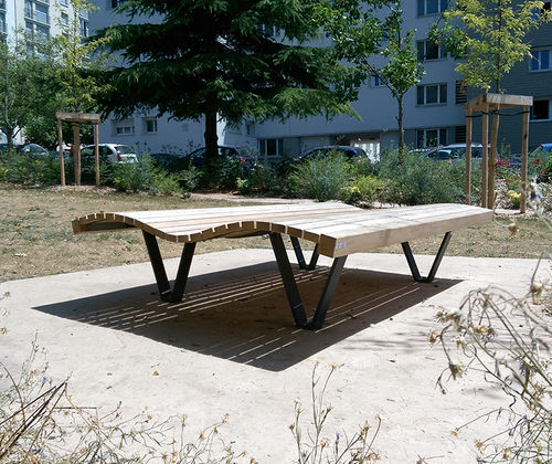 Bain de soleil contemporain - LINEA - GUYON - en bois / en polyester / en métal