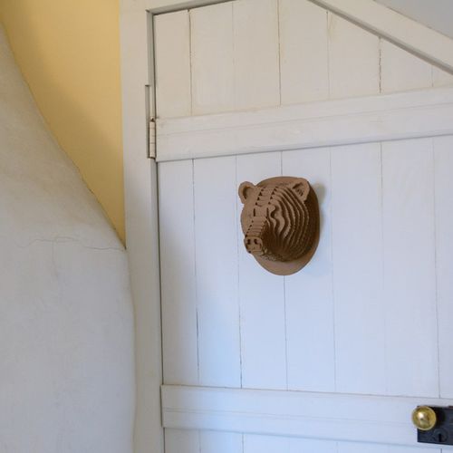 Sculpture en carton - STEWART BEAR HEAD - cardboard safari - murale