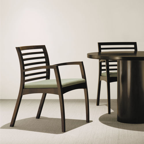 Chaise visiteur contemporaine - BEO® - KIMBALL Office - d'intérieur / en tissu / en hêtre