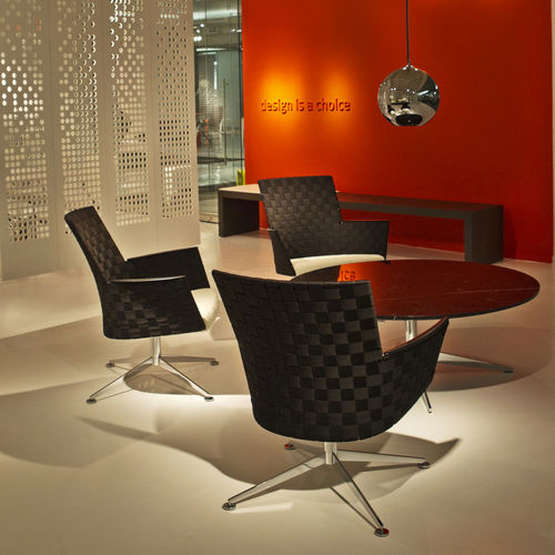 Fauteuil contemporain - WEBB - DAVIS - en cuir / pour établissement public / piètement étoile