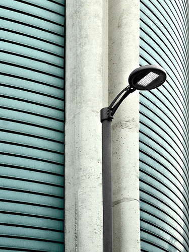 Lampadaire urbain - LEAN - MARTINI Illuminazione - contemporain / en fonte d'aluminium / à LED