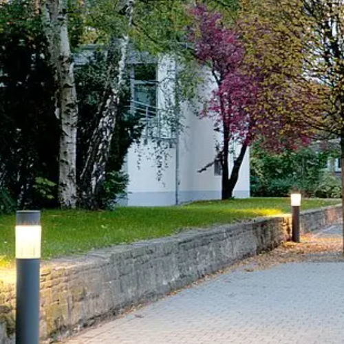 Borne d'éclairage urbaine - VIGO - Hess GmbH Licht + Form - contemporaine / en PMMA / en aluminium