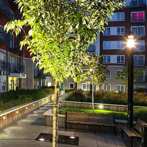 Banc public contemporain - CORVUS - Hess GmbH Licht + Form - en fonte d'aluminium / en frêne / en robinier