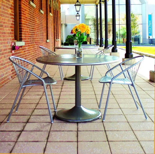 Table bistrot contemporaine - landscapeforms - en métal / en acrylique / en résine