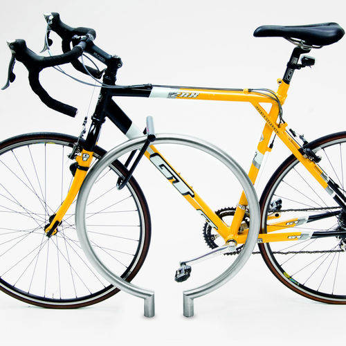 Range-vélo au sol - LANDMARK : RING - landscapeforms - pour espace public / en inox / professionnel