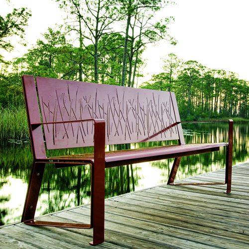 Banc public contemporain - LANDMARK : LAKESIDE - landscapeforms - en bois / en métal / en plastique