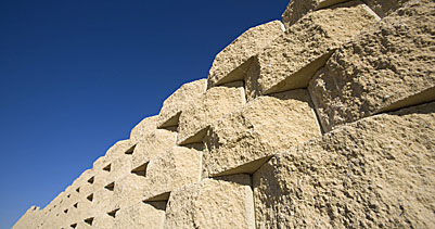 Bloc de béton plein - KEYSTONE® - Cultured Stone Products - pour mur de soutènement / pour clôture de jardin / aspect pierre