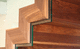 escalier droit / contemporain / structure en acier / marche en bois
