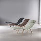 chaise longue contemporaine / en tissu / en simili cuir / en bois