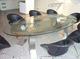 table de réunion contemporaine / en verre / ovale / professionnelle