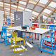 bureau sur pied / contemporain / en mélaminé / droit