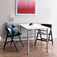 table contemporaine / en stratifié haute pression / en plastique / avec piètement en métal