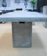 table à manger contemporaine / en béton fibré / rectangulaire / résidentielle