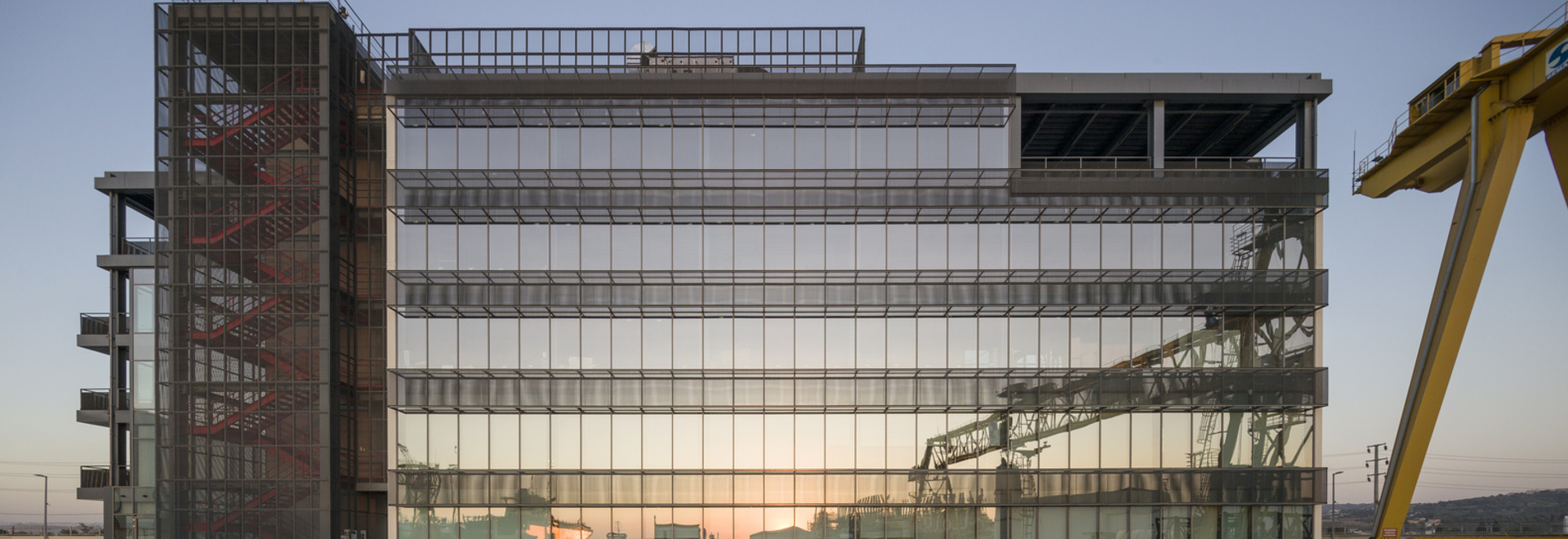 Bureau de l'administration du chantier naval Gemak / CM Mimarlık