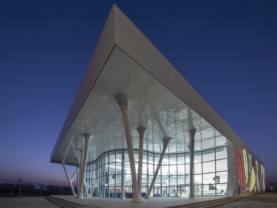 ANNEAU DE GLACE DE KAYSERI PAR DES ARCHITECTES DE BAHADIR KUL