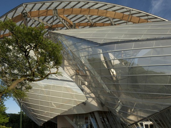 FONDATION LOUIS VUITTON PAR DES ASSOCIÉS DE GEHRY