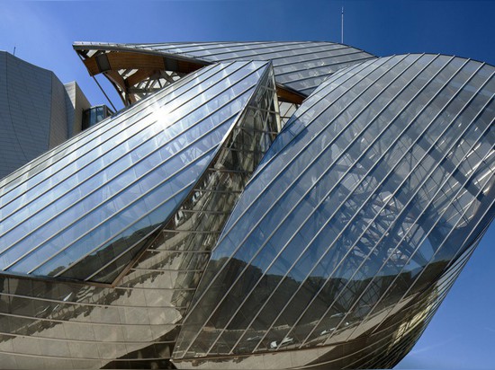 FONDATION LOUIS VUITTON PAR DES ASSOCIÉS DE GEHRY