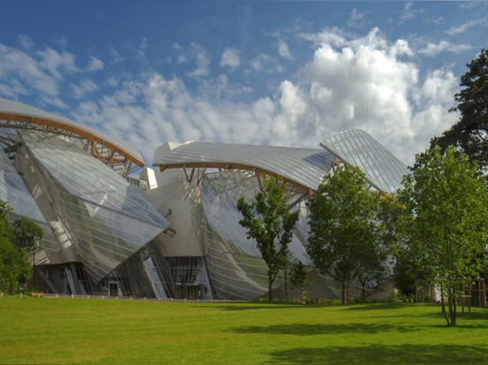 FONDATION LOUIS VUITTON PAR DES ASSOCIÉS DE GEHRY