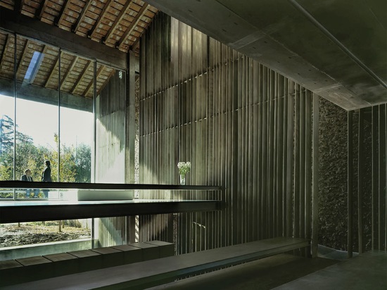 MAISON ENTREMUROS PAR RCR ARQUITECTES