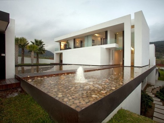 CASA DEL AGUA BY ALMAZÁN ARQUITECTOS ASOCIADOS