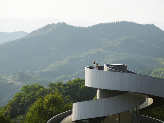 La chapelle de ruban par des architectes de NAP