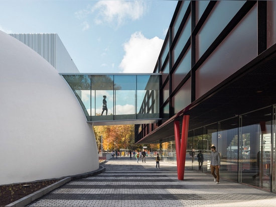 Trio des formes géométriques par complexe hollandais de musée de forme d'Urbanism d'architecture de décalage le nouveau