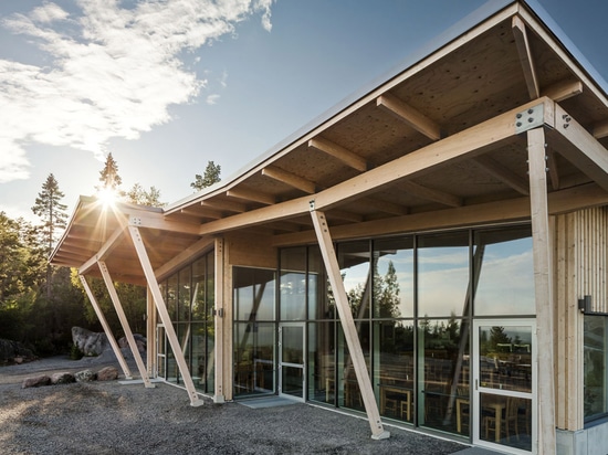 Les architectes de Sweco construit le restaurant timber-framed à la forteresse de Hemsö de la Suède