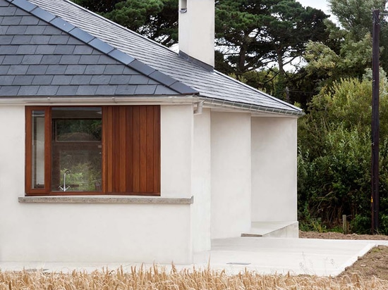 La Chambre à Wexford par des architectes de GKMP comporte un toit pyramide-formé