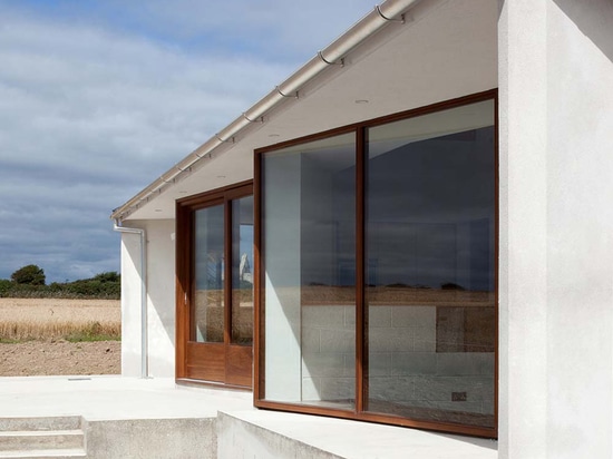 La Chambre à Wexford par des architectes de GKMP comporte un toit pyramide-formé