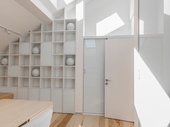 Une rénovation Badiner-Amicale d'appartement par Ruetemple Architects