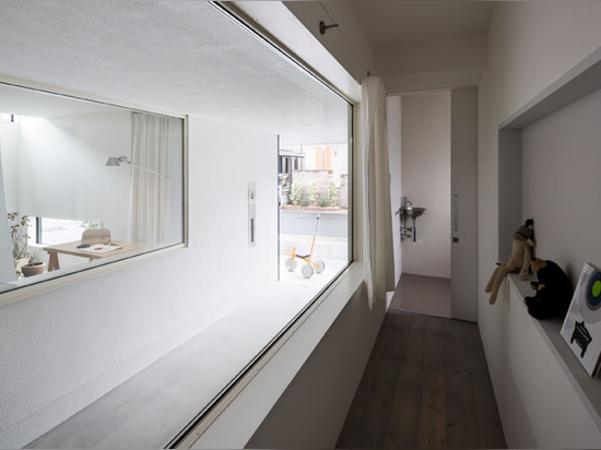 Chambre d'encadrement dans Shiga, Japon par des architectes de Kouichi Kimura