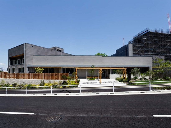 l'école maternelle est située dans une banlieue résidentielle de Tokyo