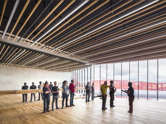 le studio de ballet et le hall de danse ouvert au public