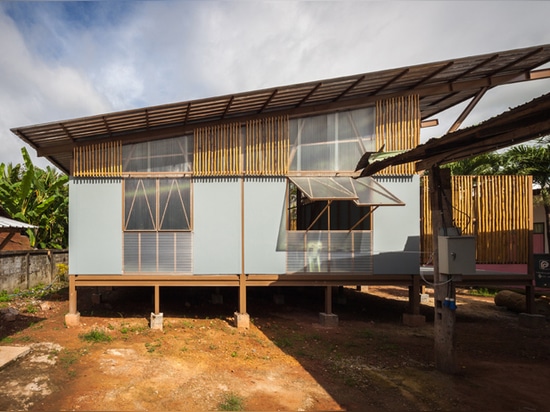 l'école locale située dans un endroit rural en Thaïlande nordique