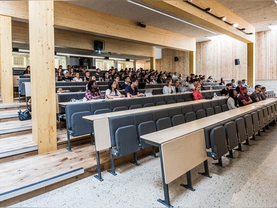 Le centre couvert de chaume extraordinaire d'entreprise peut être le R-U ? le bâtiment le plus vert de s jamais