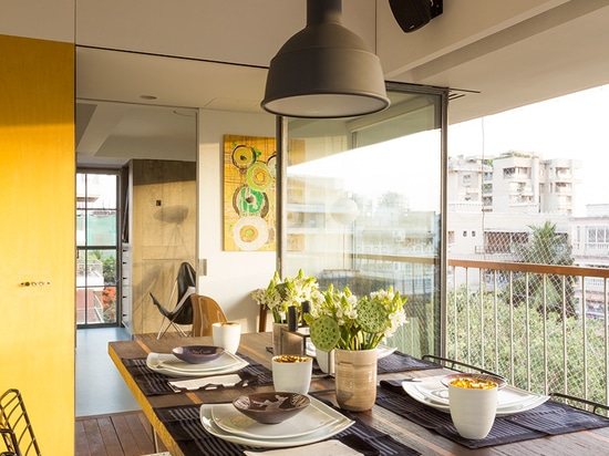 la terrasse devient une salle à manger