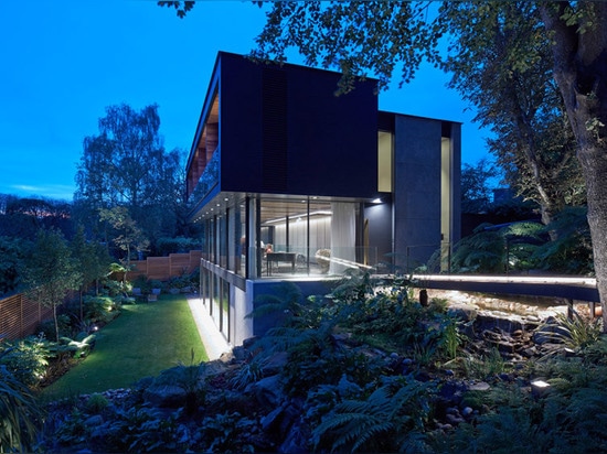 La maison de Hampstead par Stanton Williams a conçu pour évoquer « l'esprit d'une maison d'arbre »